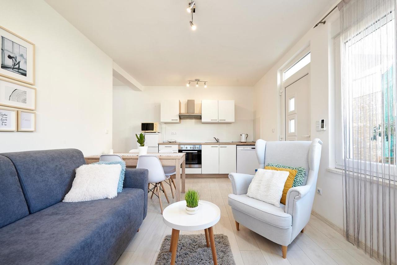 Apartmani Sara I Klara 特罗吉尔 外观 照片