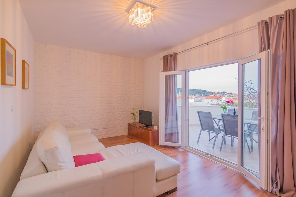 Apartmani Sara I Klara 特罗吉尔 外观 照片